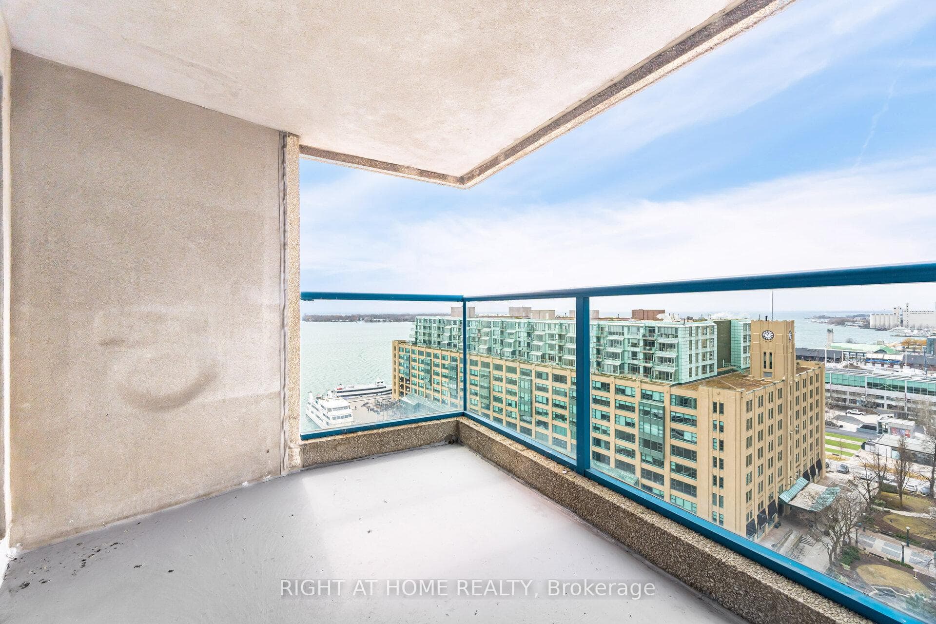 77 Harbour Square Unit 1812 photo 33