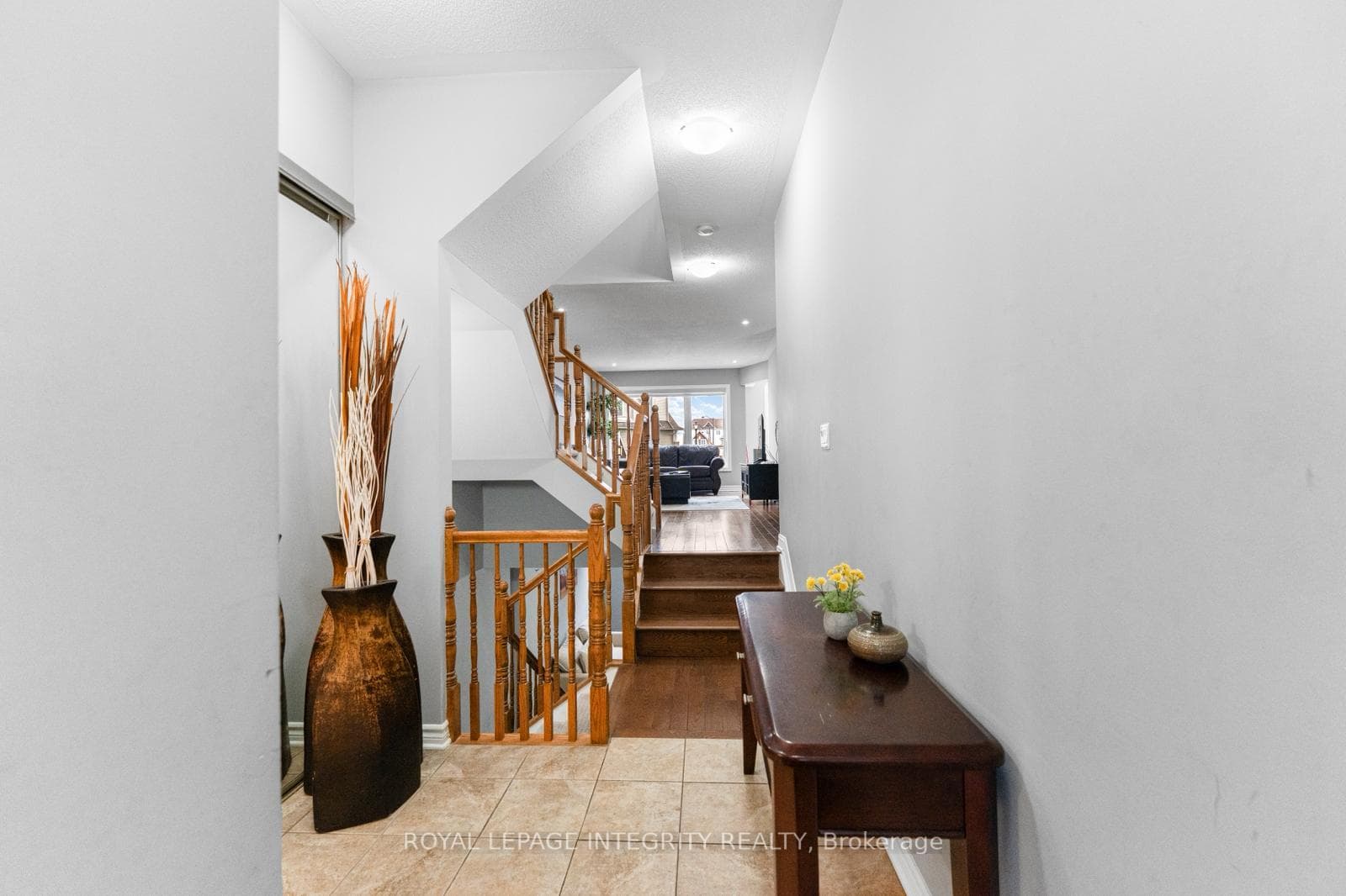 410 GOLDENBROOK Way photo 3