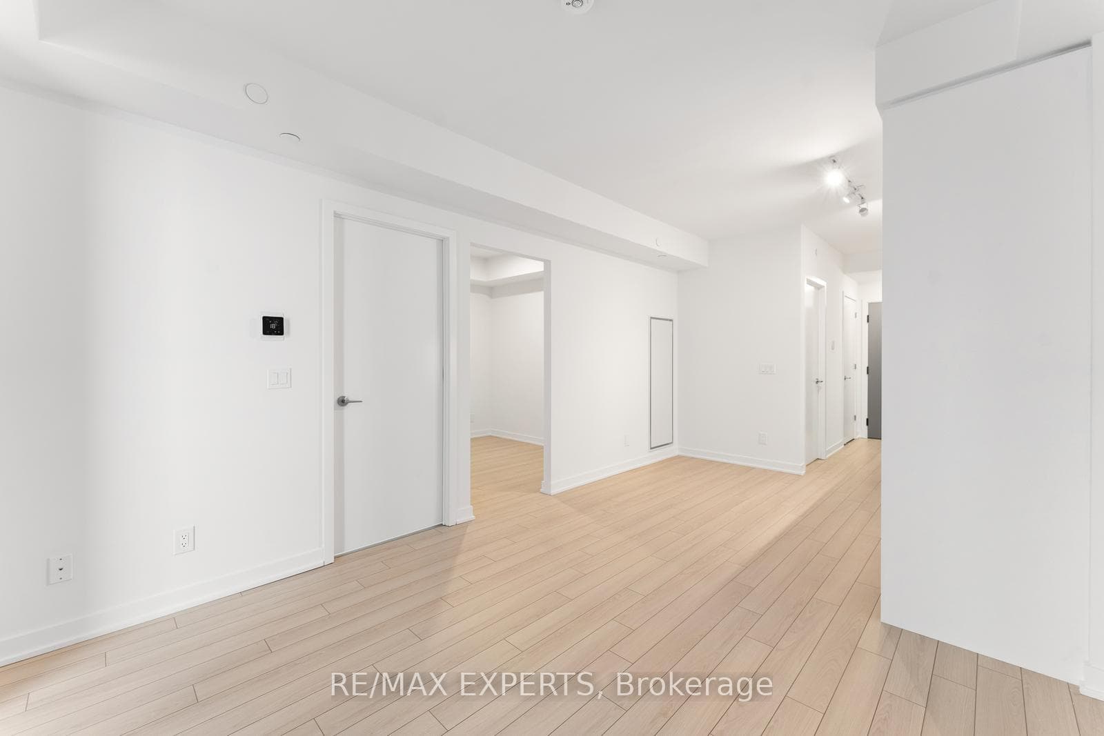 3071 Trafalgar Road Unit 1002 photo 18