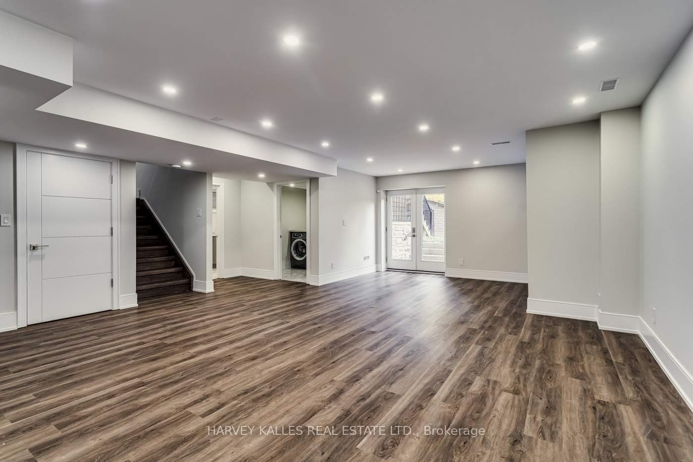31 Regina Avenue photo 29
