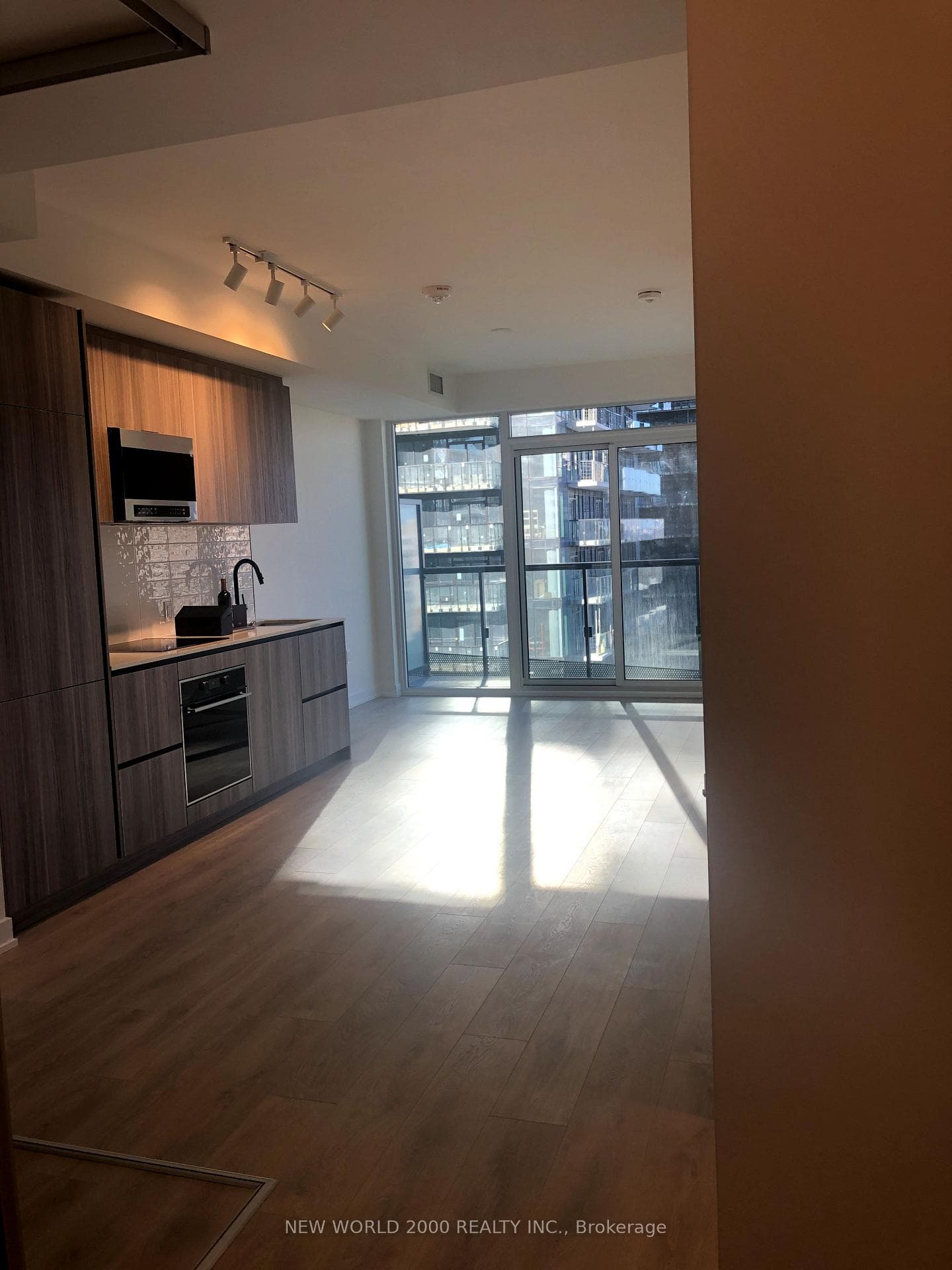 117 Broadway Avenue Unit 1306 photo 5