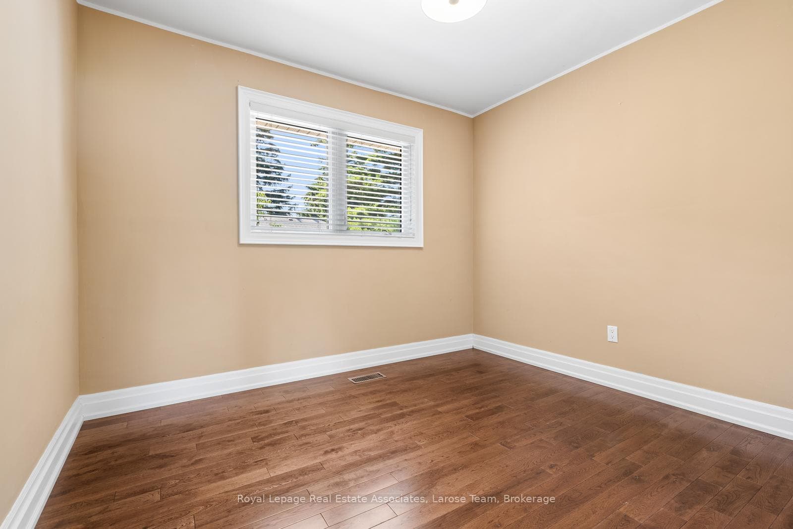 236 Woodale Avenue photo 13