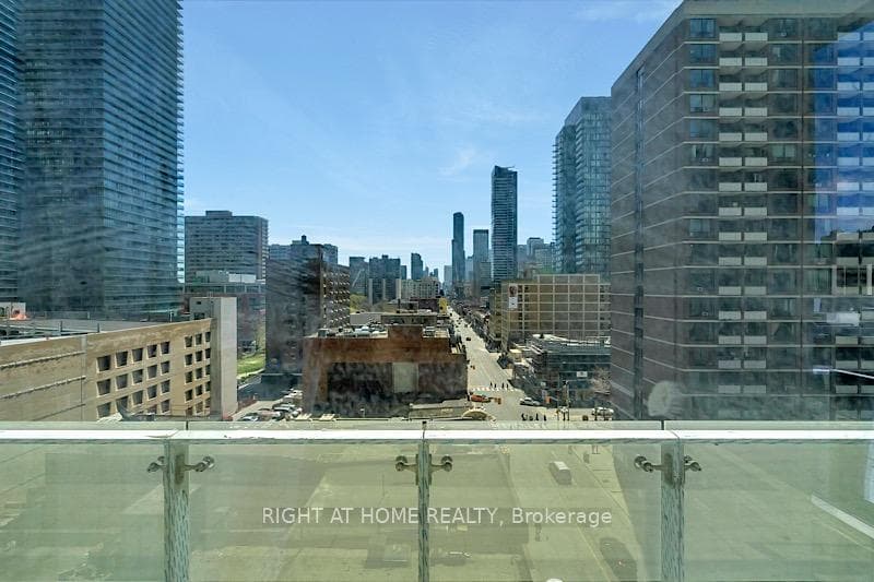 1 Bloor Street Unit 511 photo 23