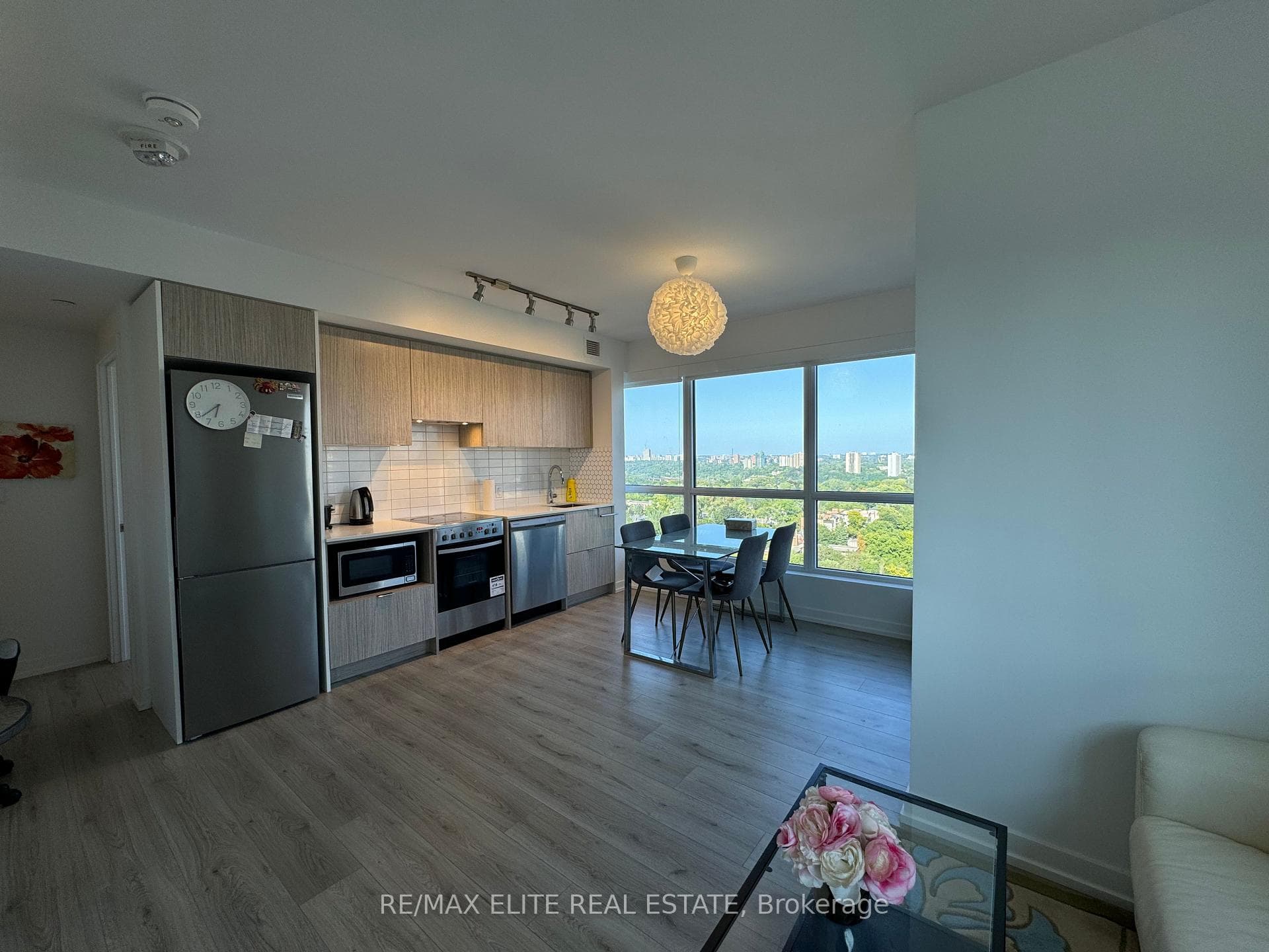 395 Bloor Street Unit 1811 photo 6