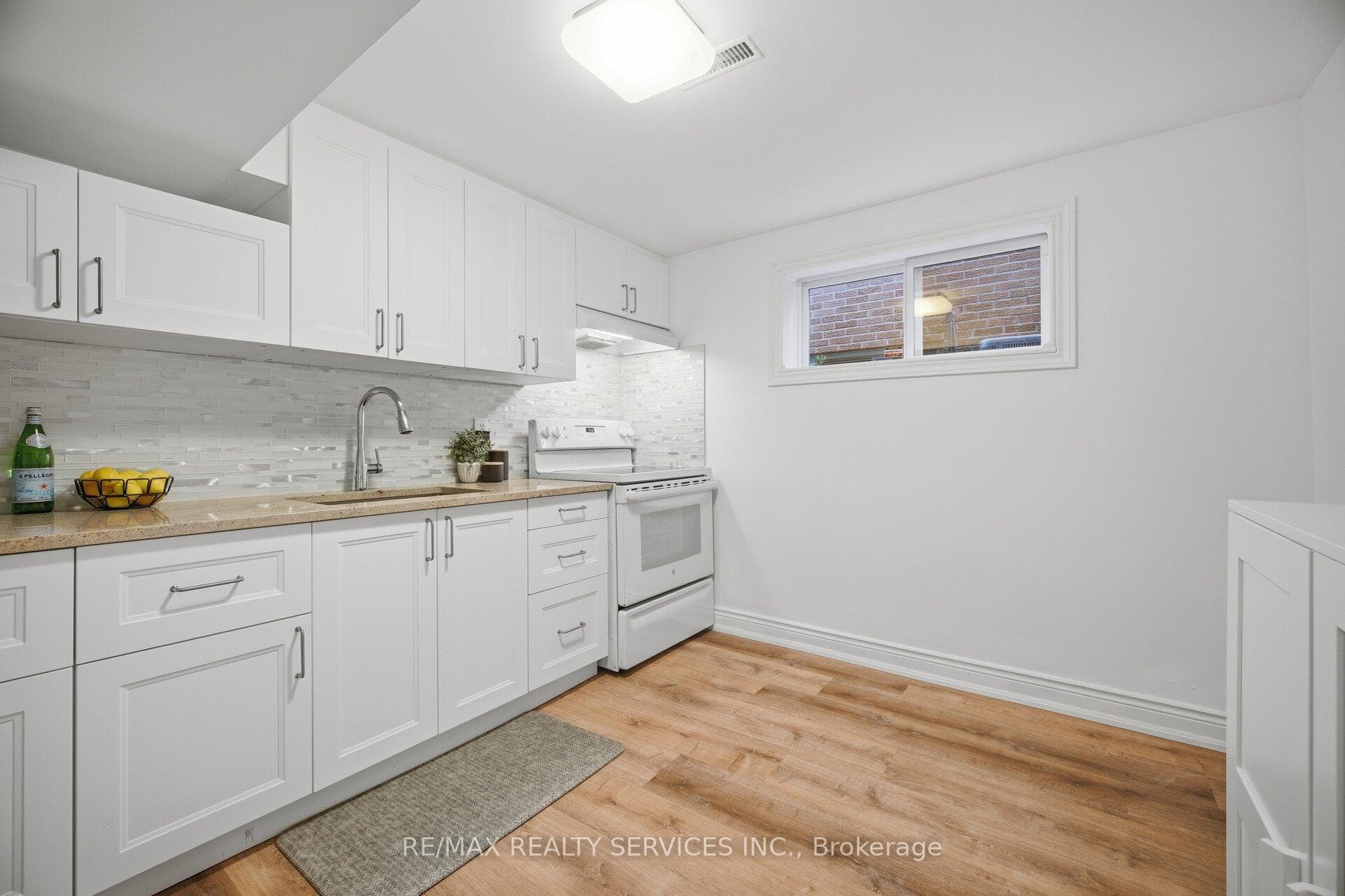 133 Romfield Circuit photo 35
