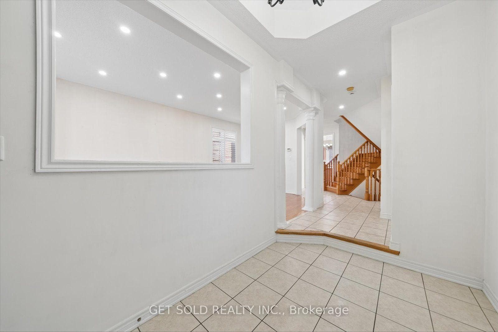 135 Earlsbridge Boulevard photo 9