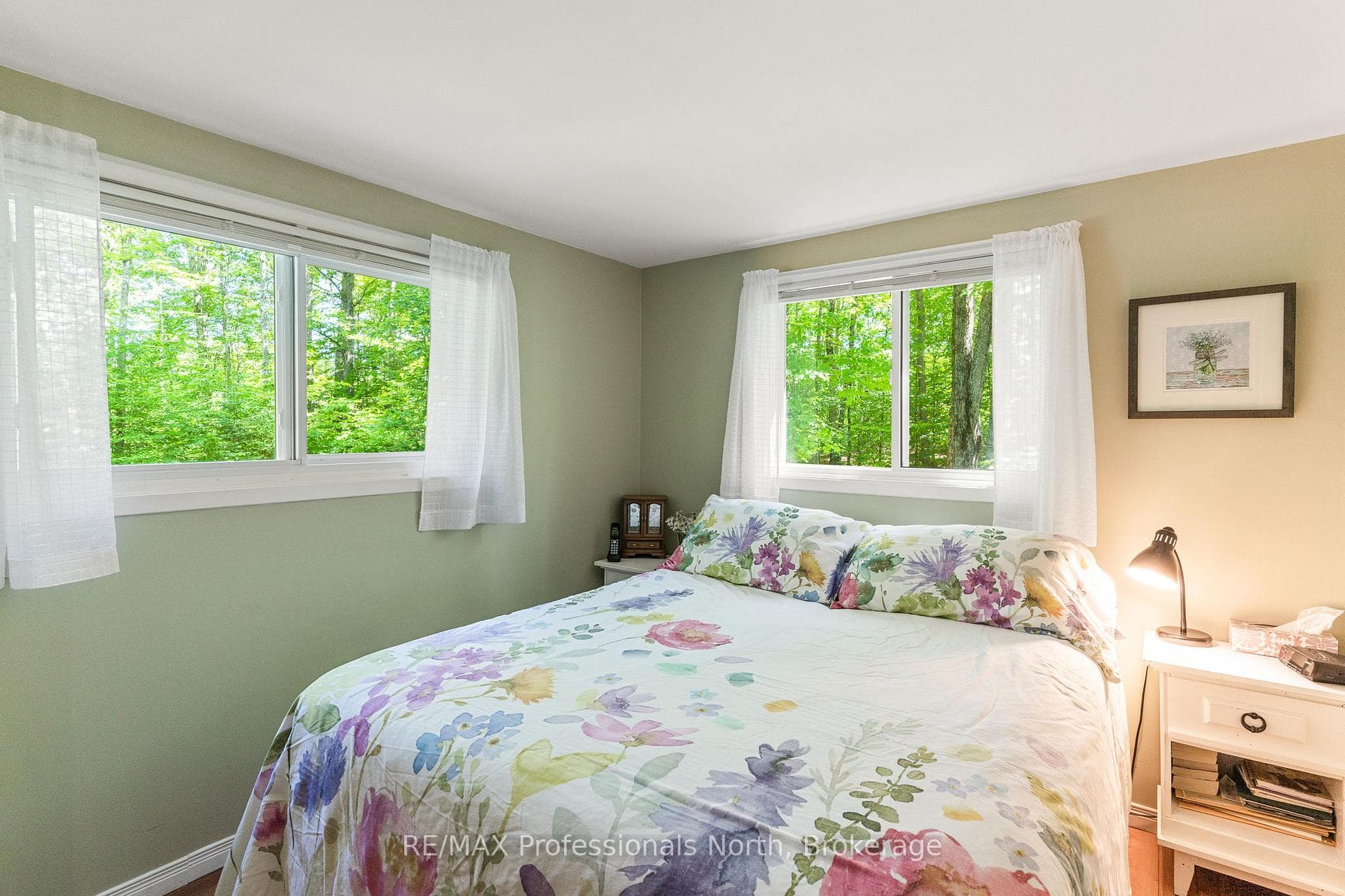 4792 Harburn Road photo 22