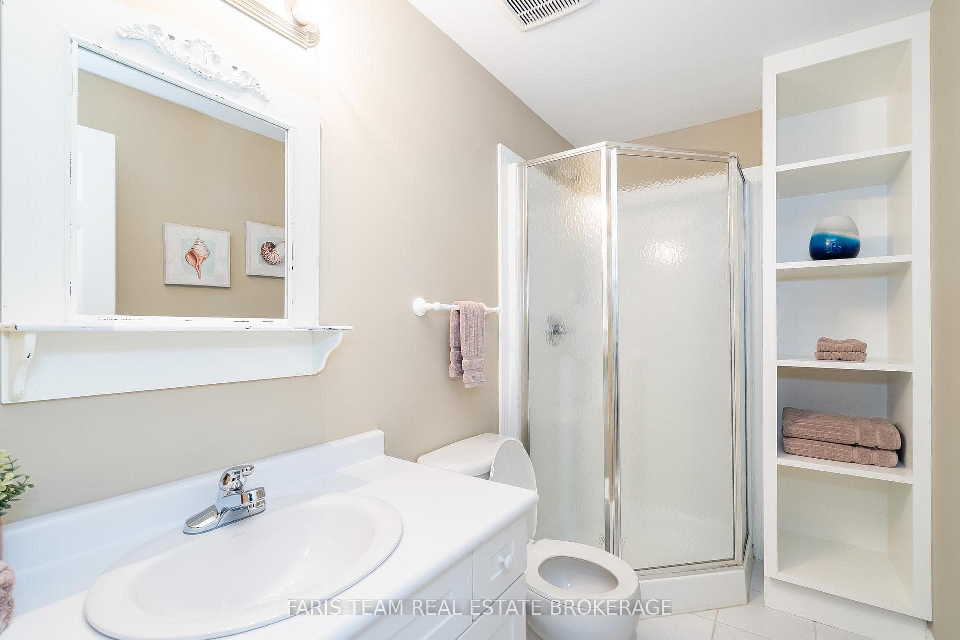135 Sandringham Drive photo 31