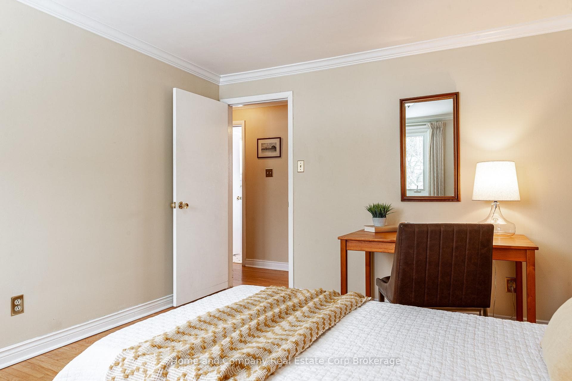 100 Glendon Road photo 32