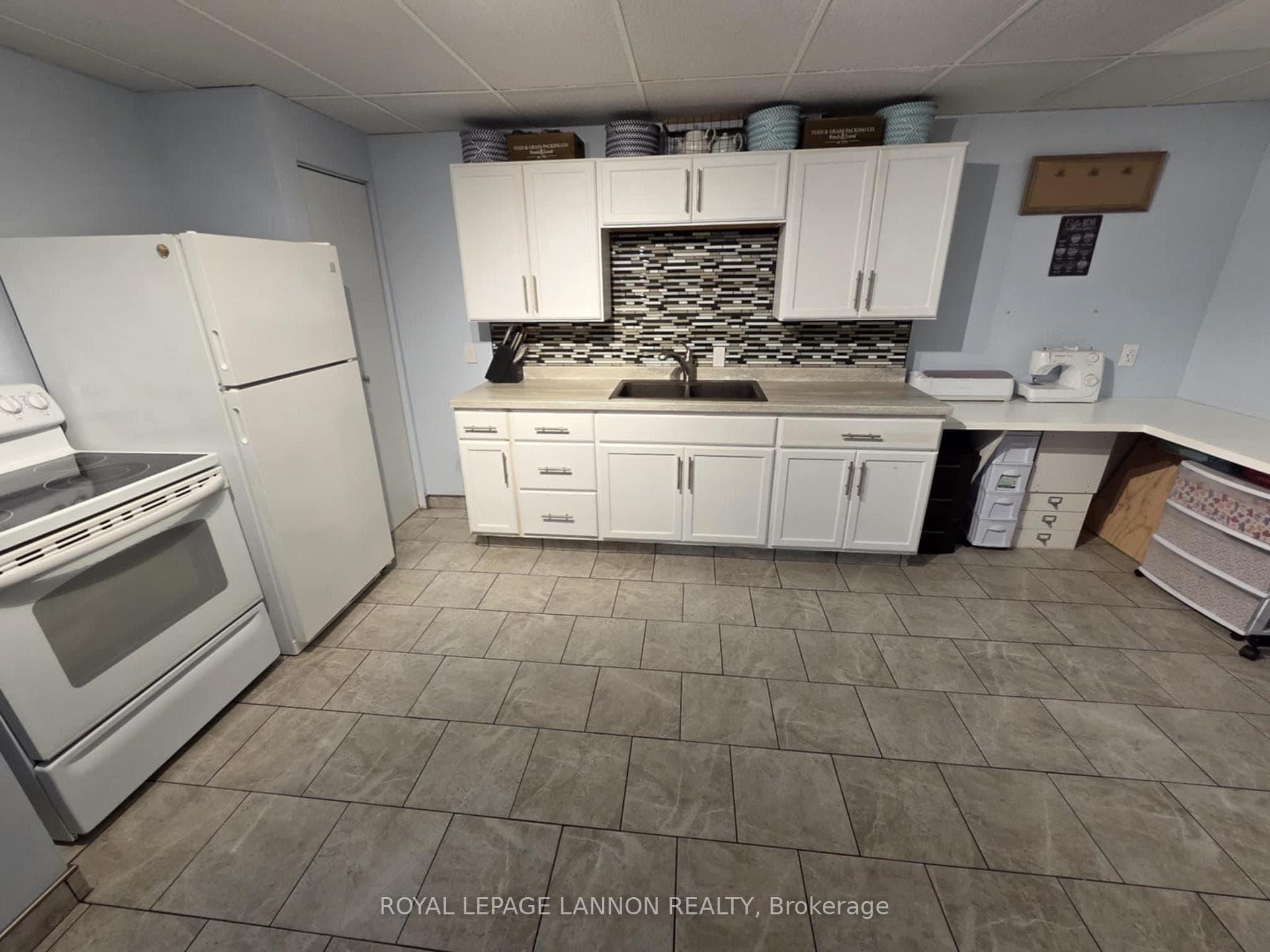 554 Churchill Drive photo 23