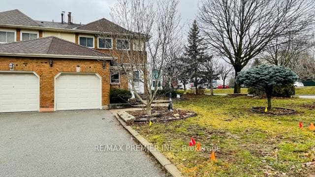 35 Davies Crescent photo 3