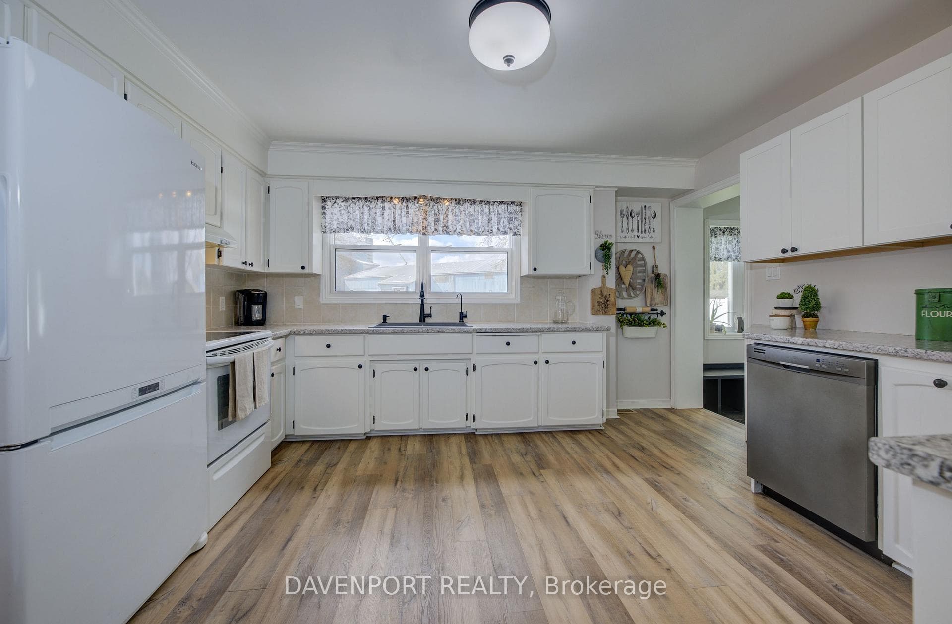 341 Henry Street photo 20