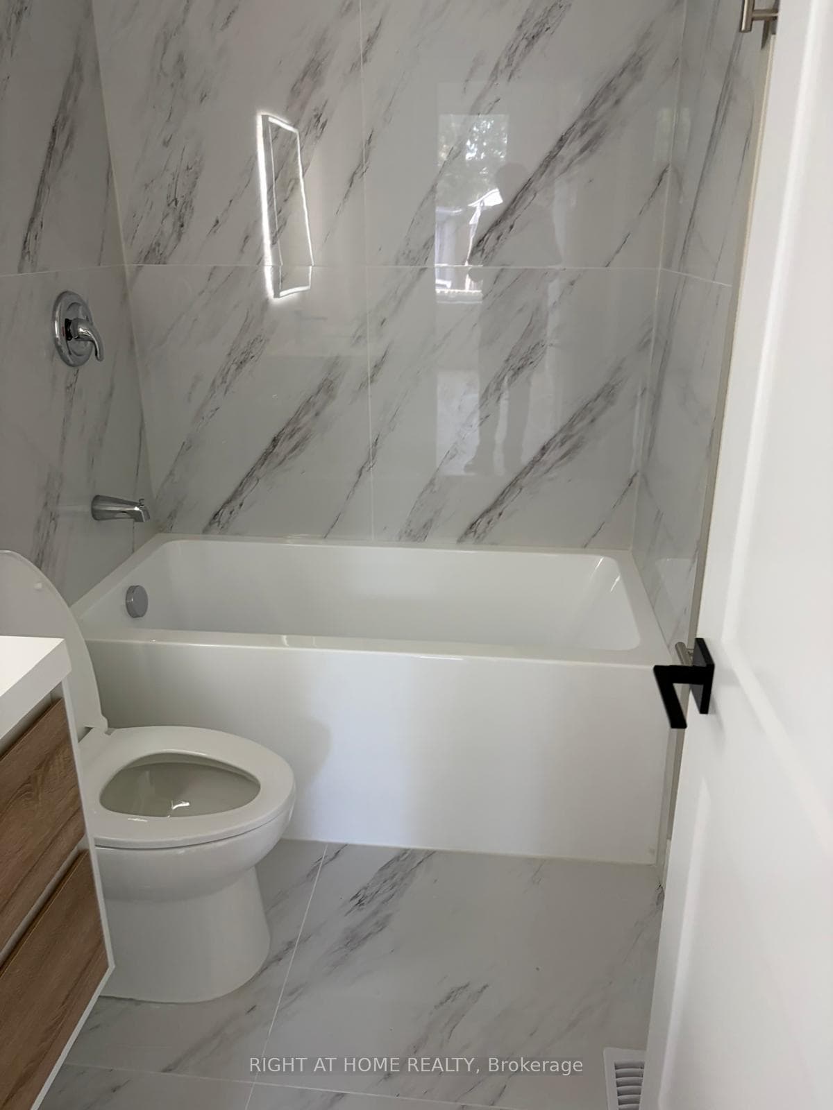 376 Mitchell Avenue photo 20