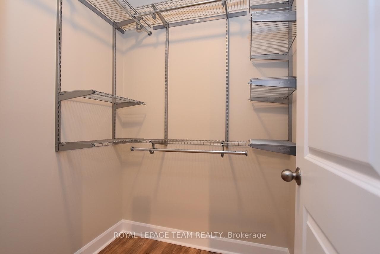 Walk in closet