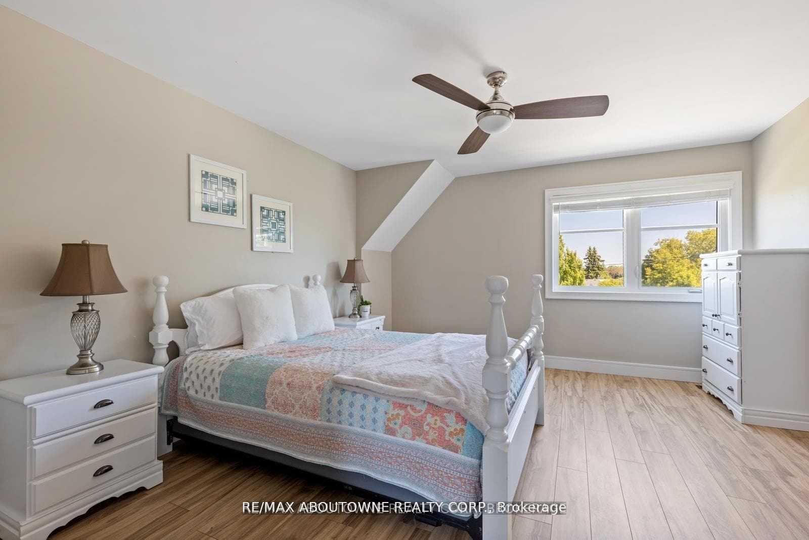363 Walton Street photo 26