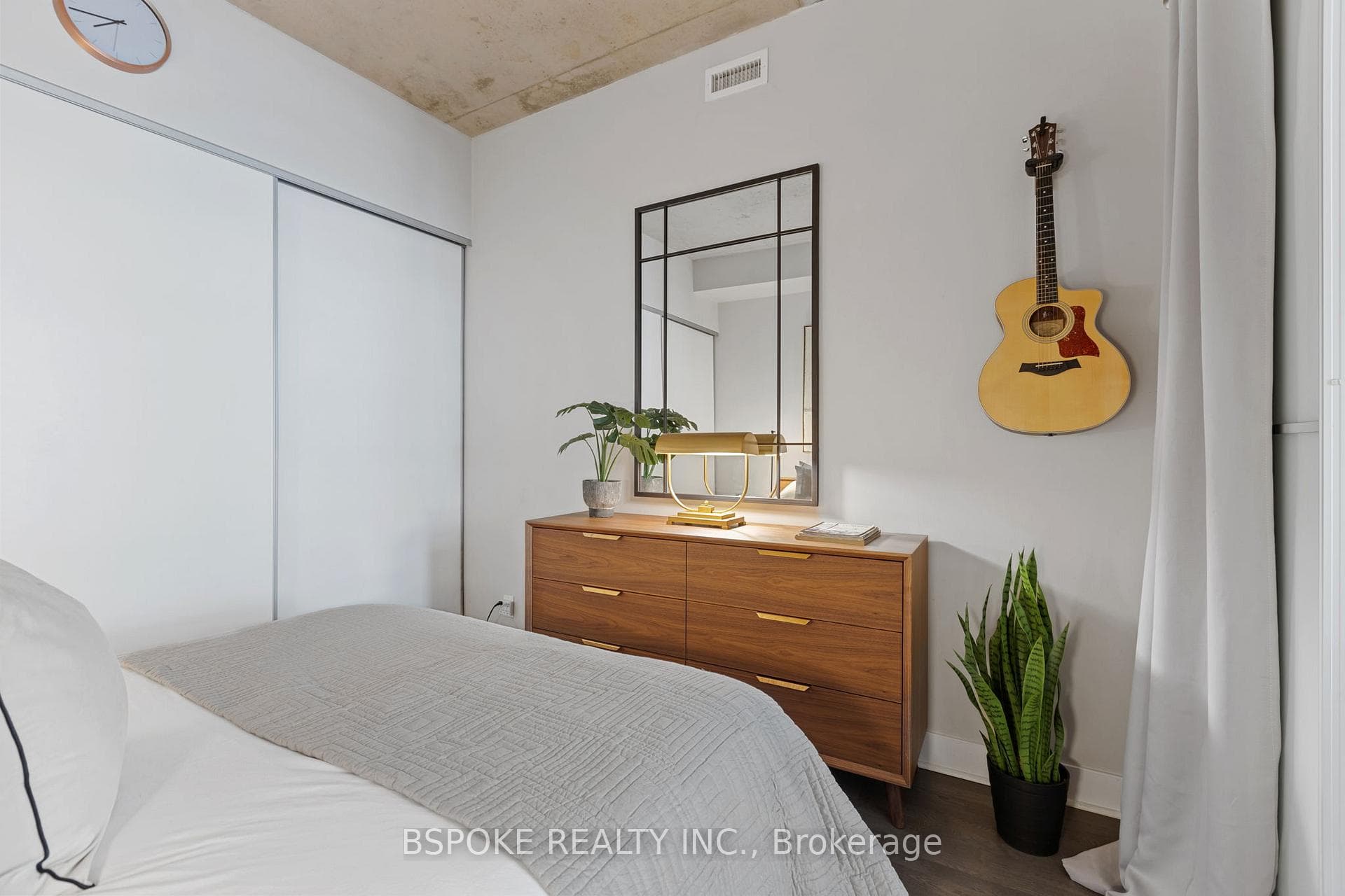 399 Adelaide Street Unit 405 photo 11