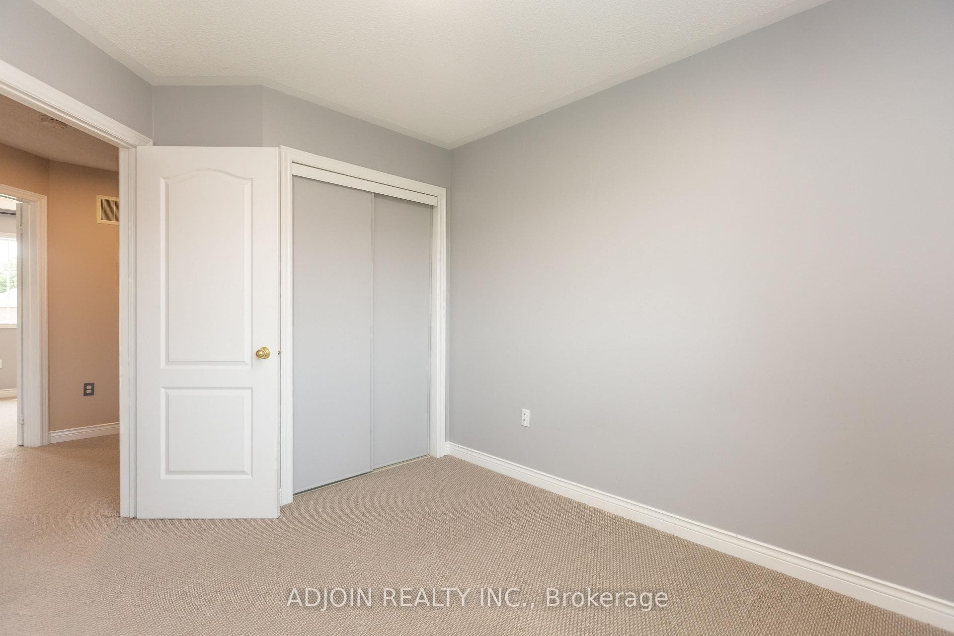 4 Lax Avenue photo 12