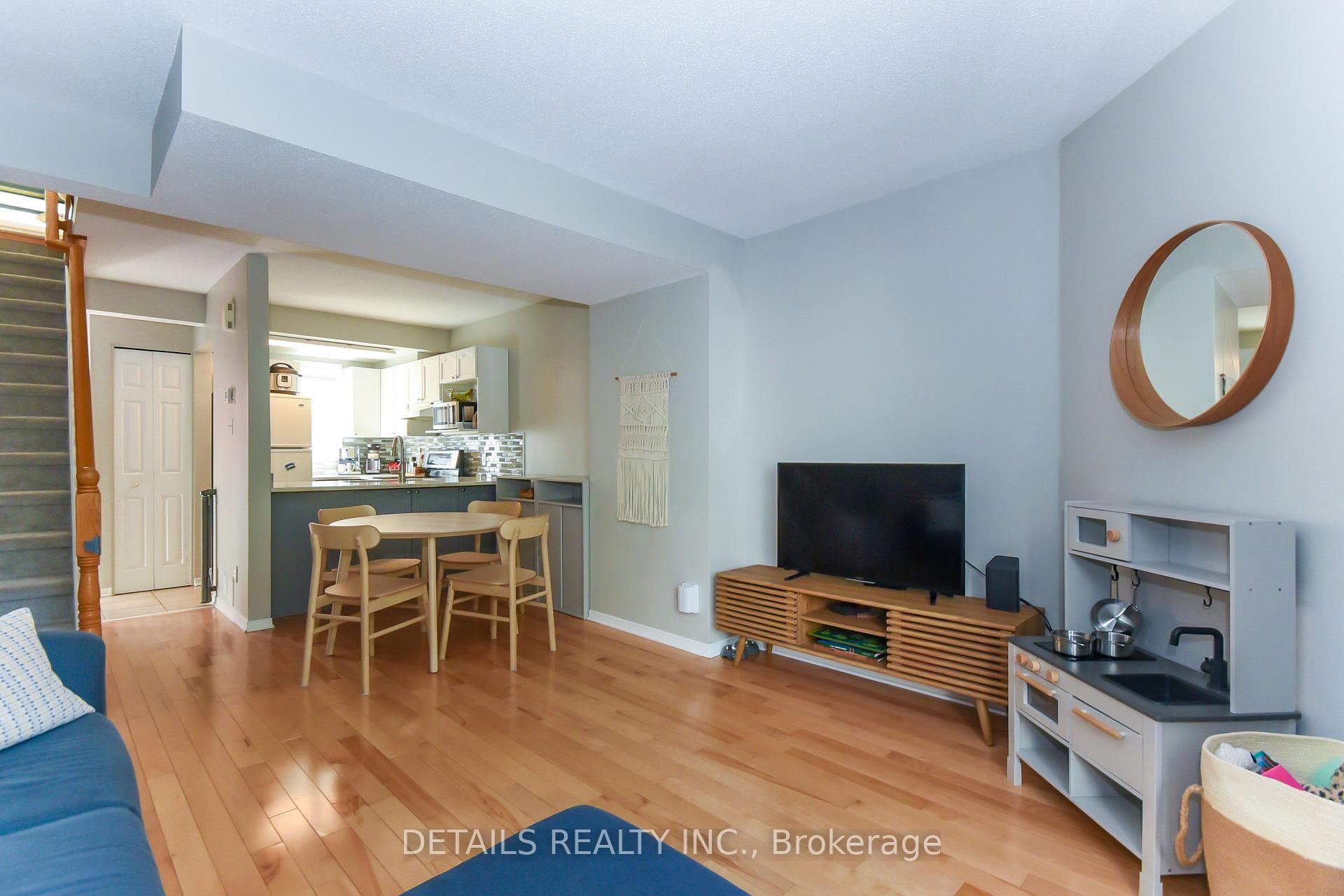 158 Forward Avenue photo 15