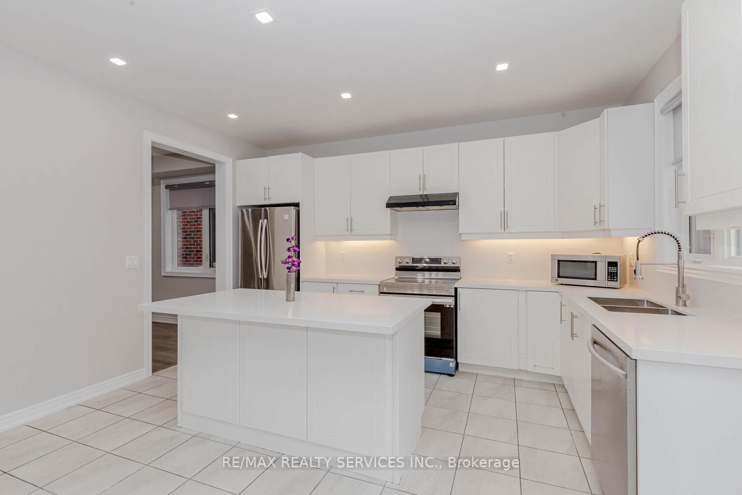 36 Grendon Crescent Unit Upper photo 6