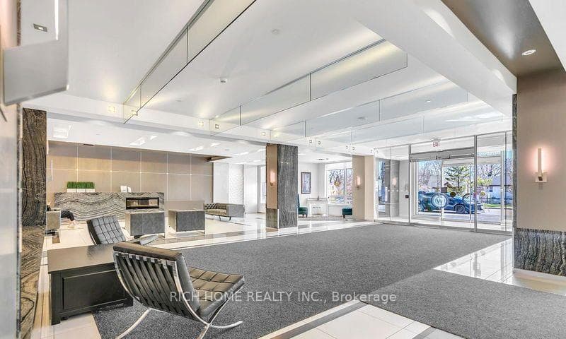 7165 Yonge Street Unit 1205 photo 5