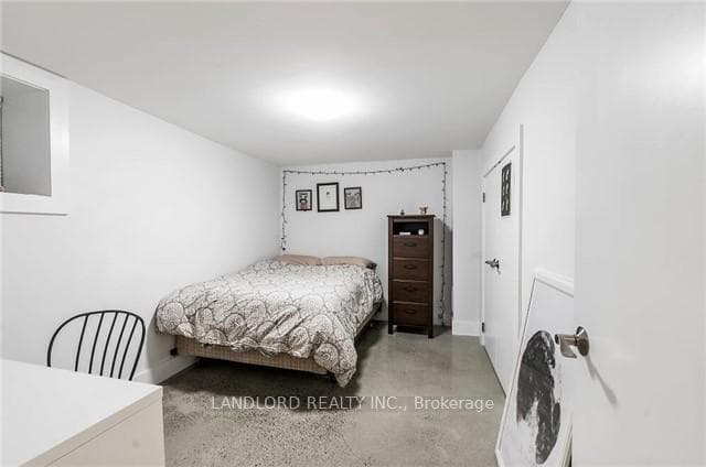 2251 Dundas Street Unit Lower photo 17