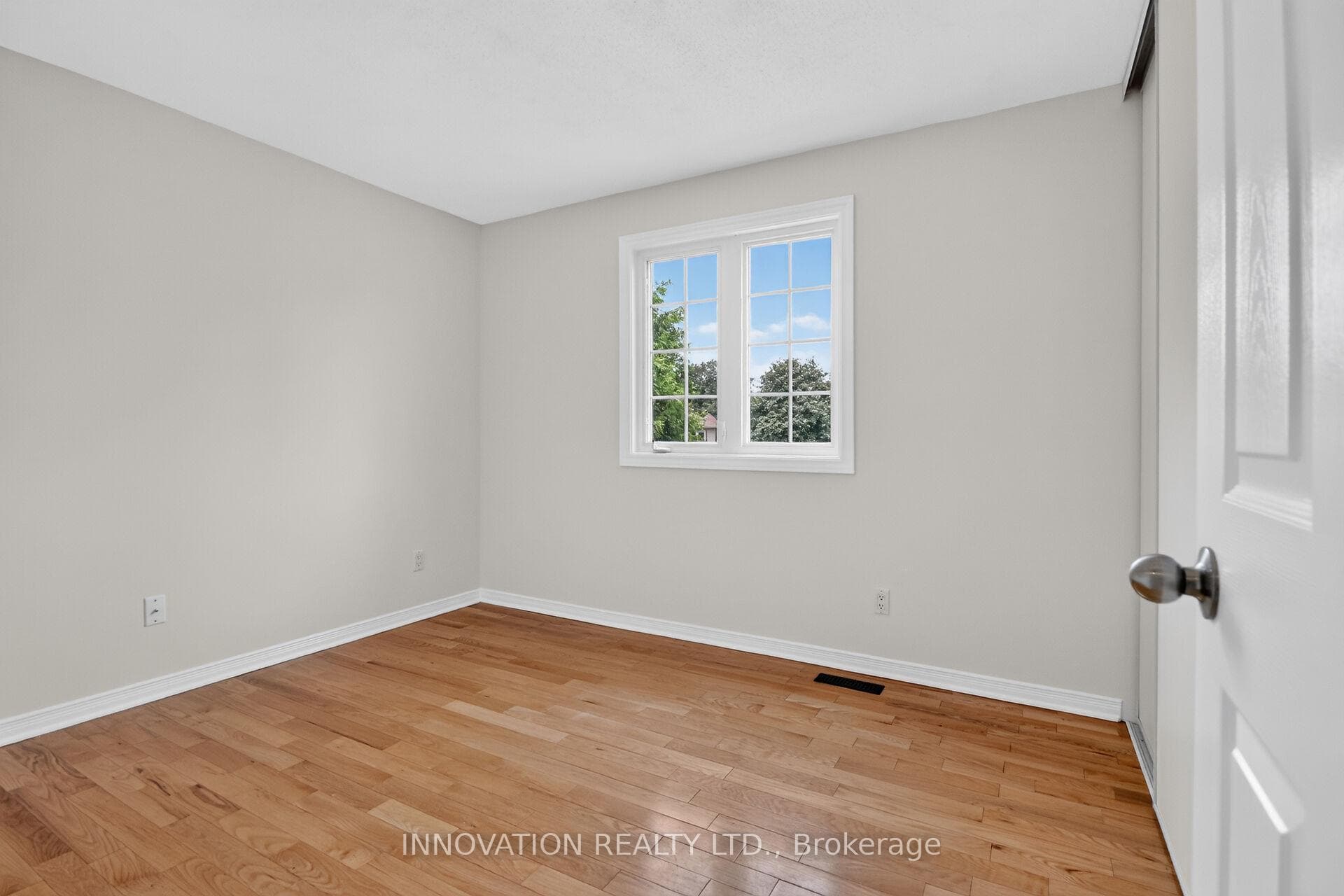 85 Hewitt Way photo 31