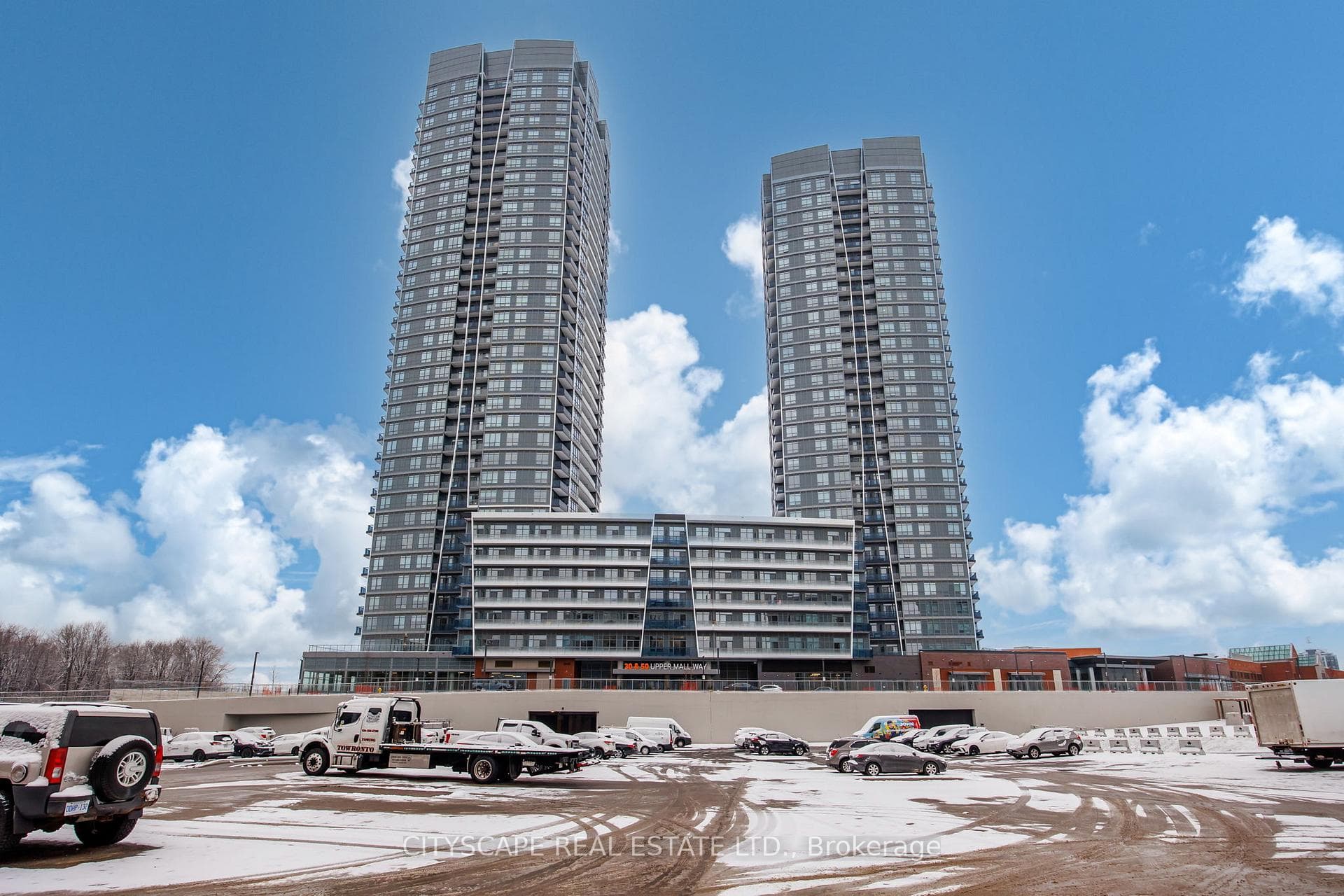 30 Upper Mall Way Unit 501 photo 1