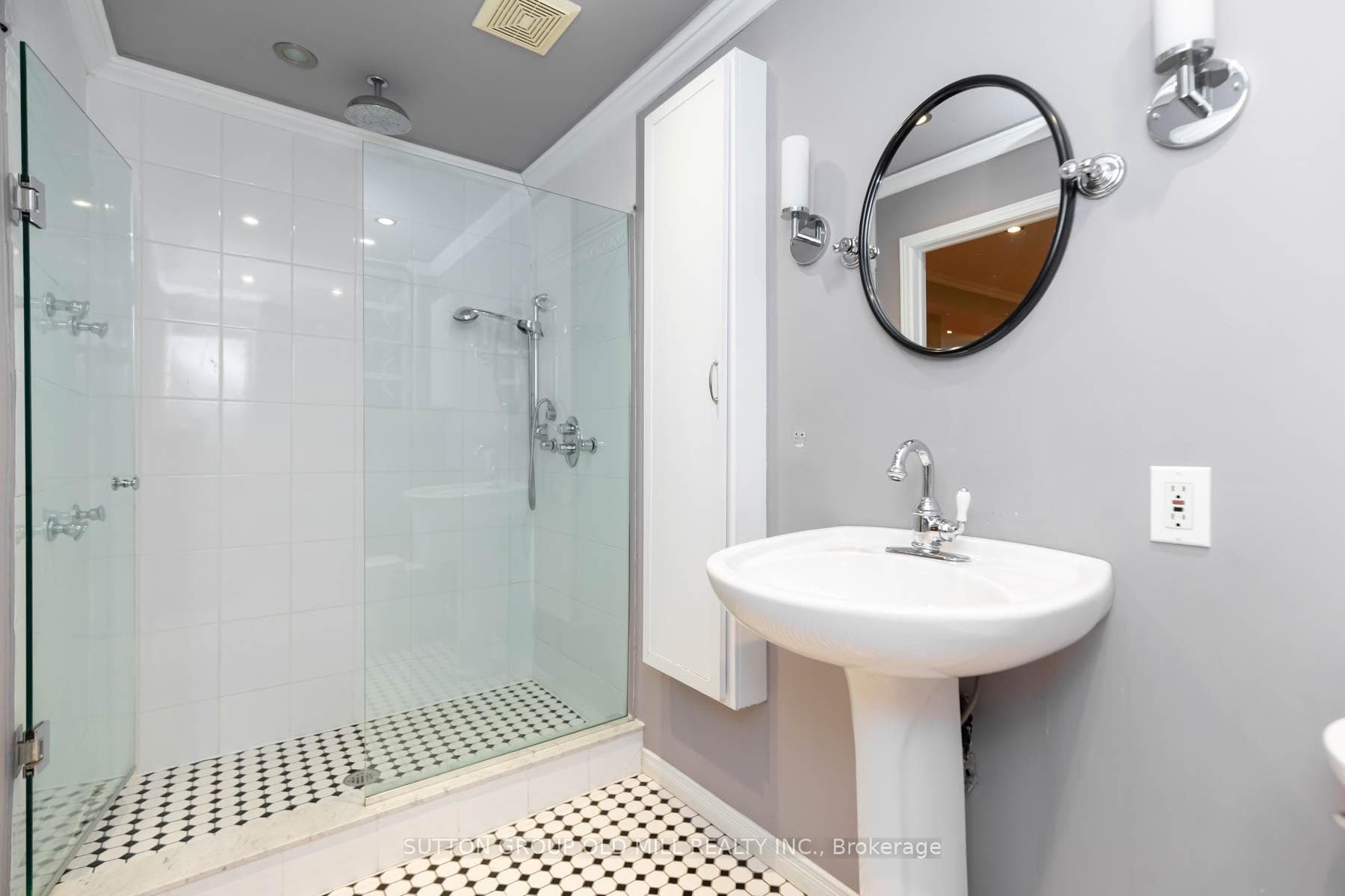 303 Durie Street photo 38