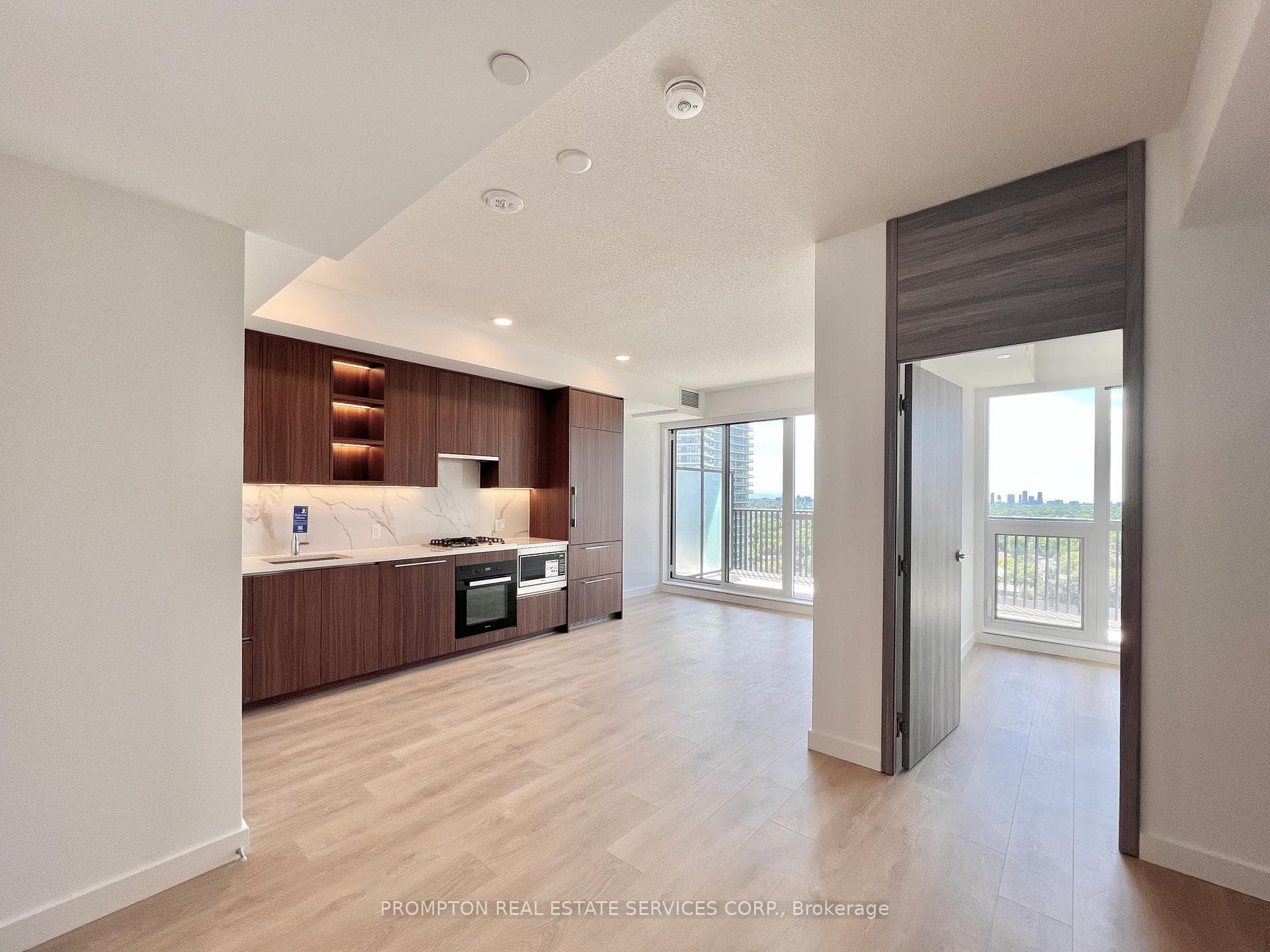 68 Esther Shiner Boulevard Unit 2016 photo 19