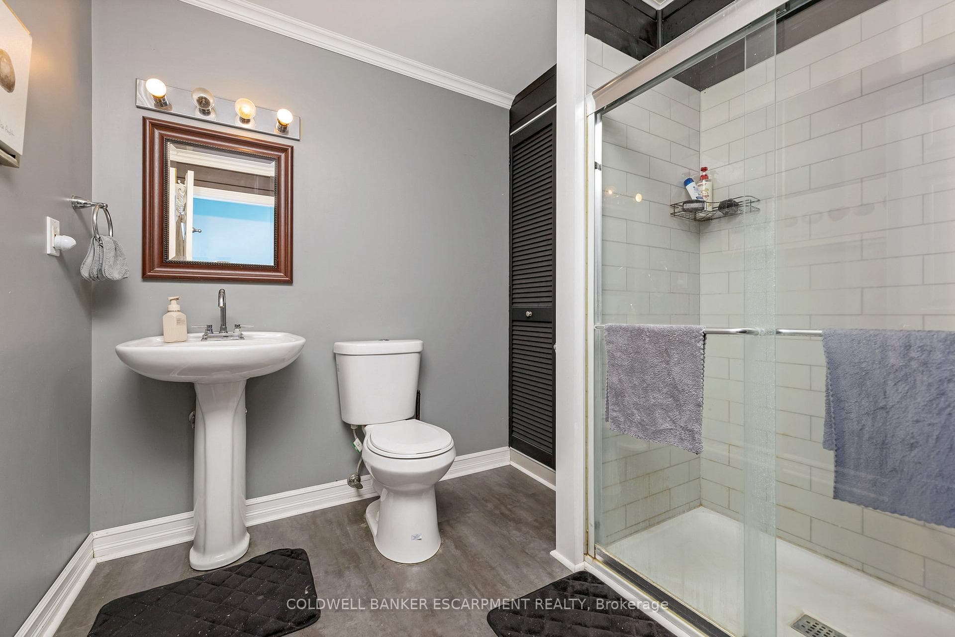 1 Nelles Street photo 24