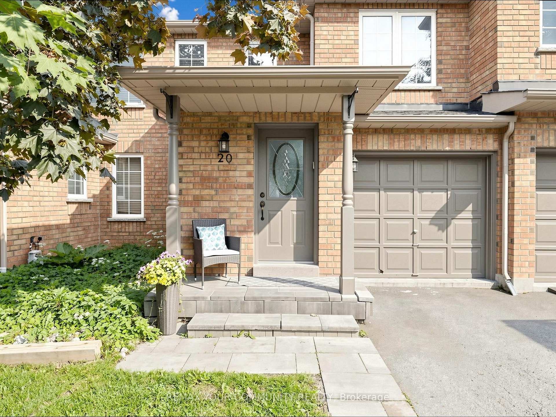 20 Dawson Crescent photo 2