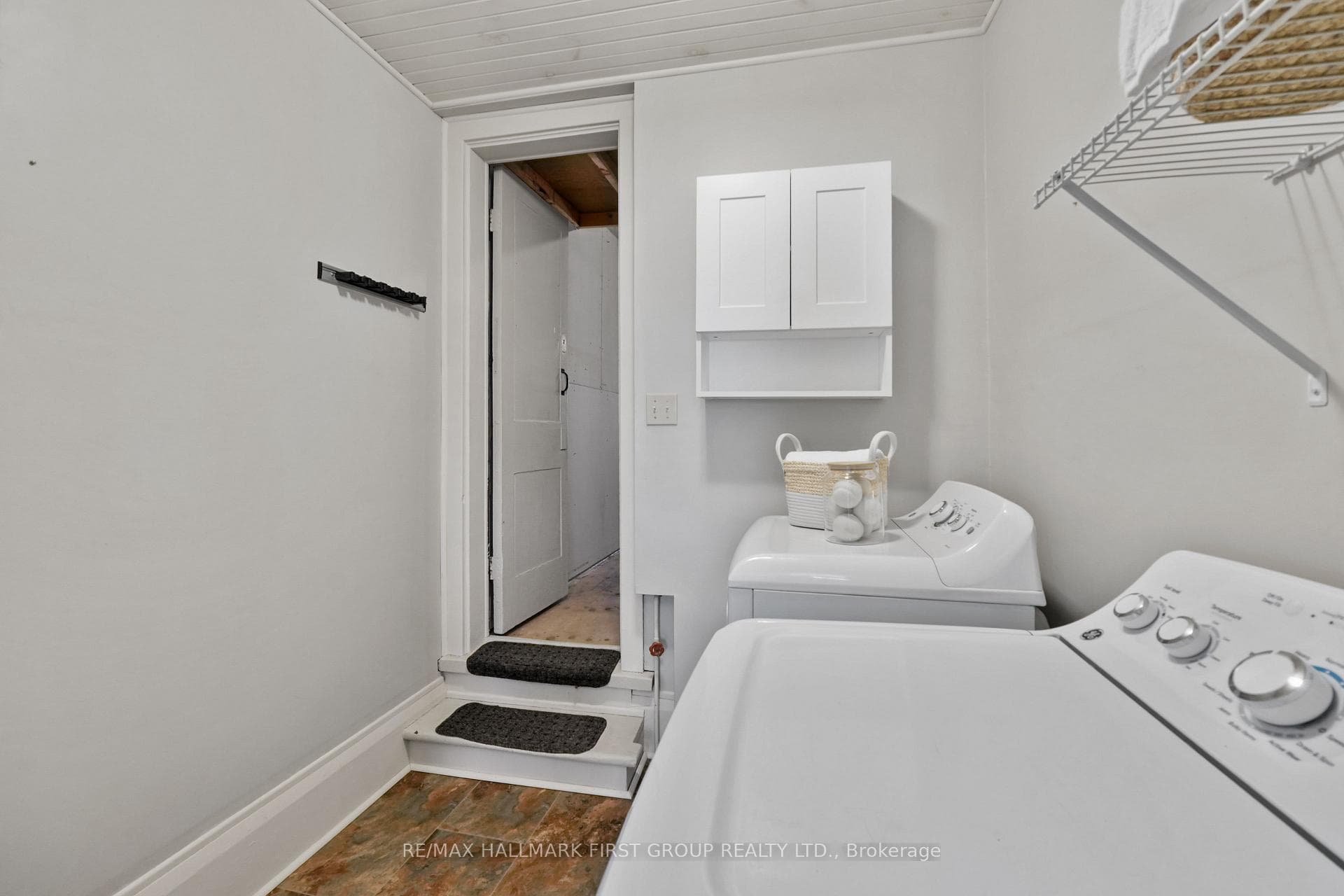 274 Ridout Street photo 19