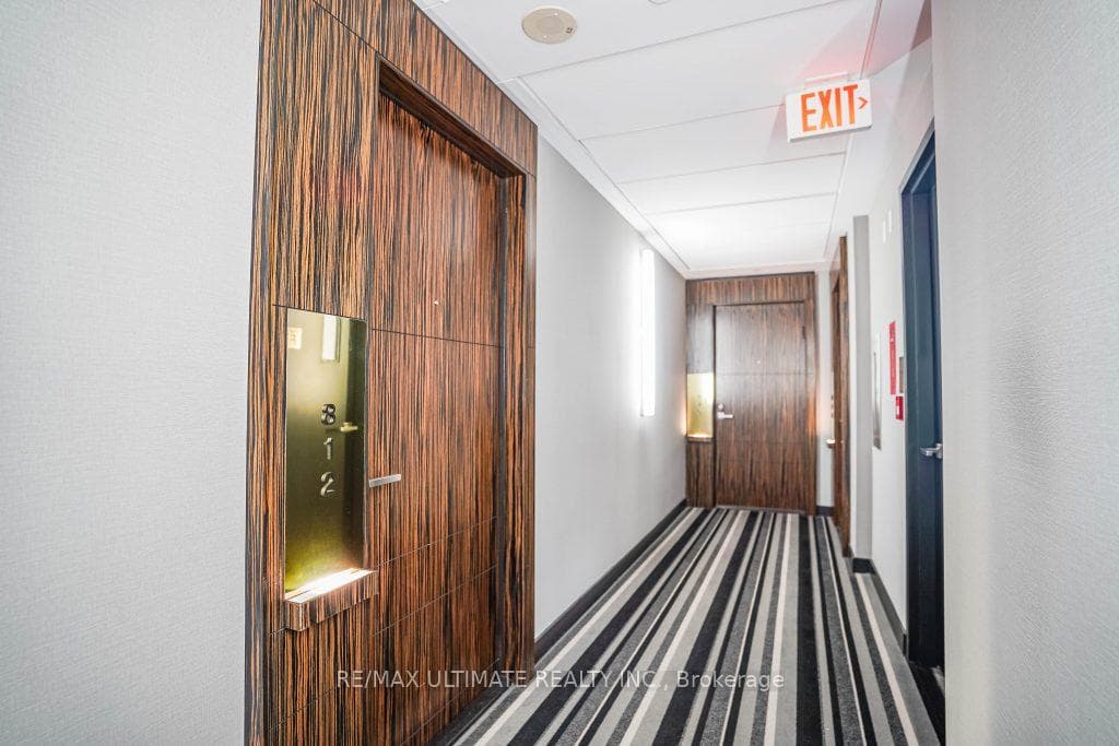 3018 Yonge Street Unit 812 photo 5