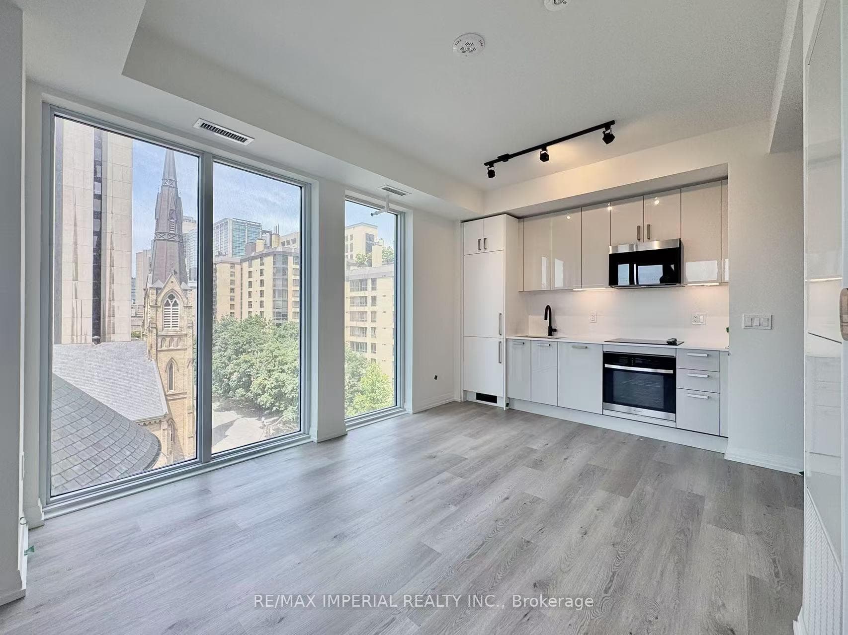 280 DUNDAS Street Unit 601 photo 3