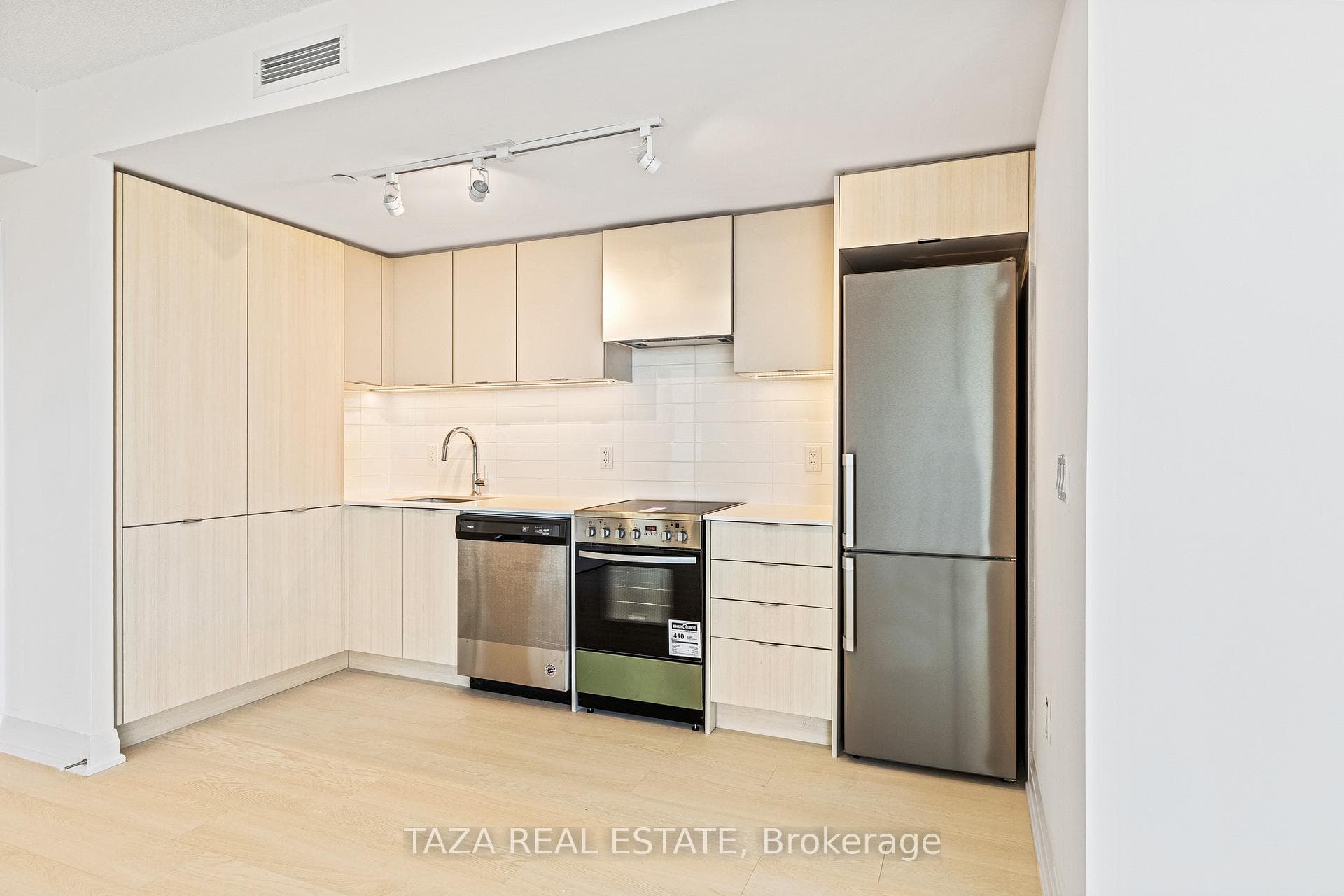30 Gibbs Road Unit 2007 photo 6