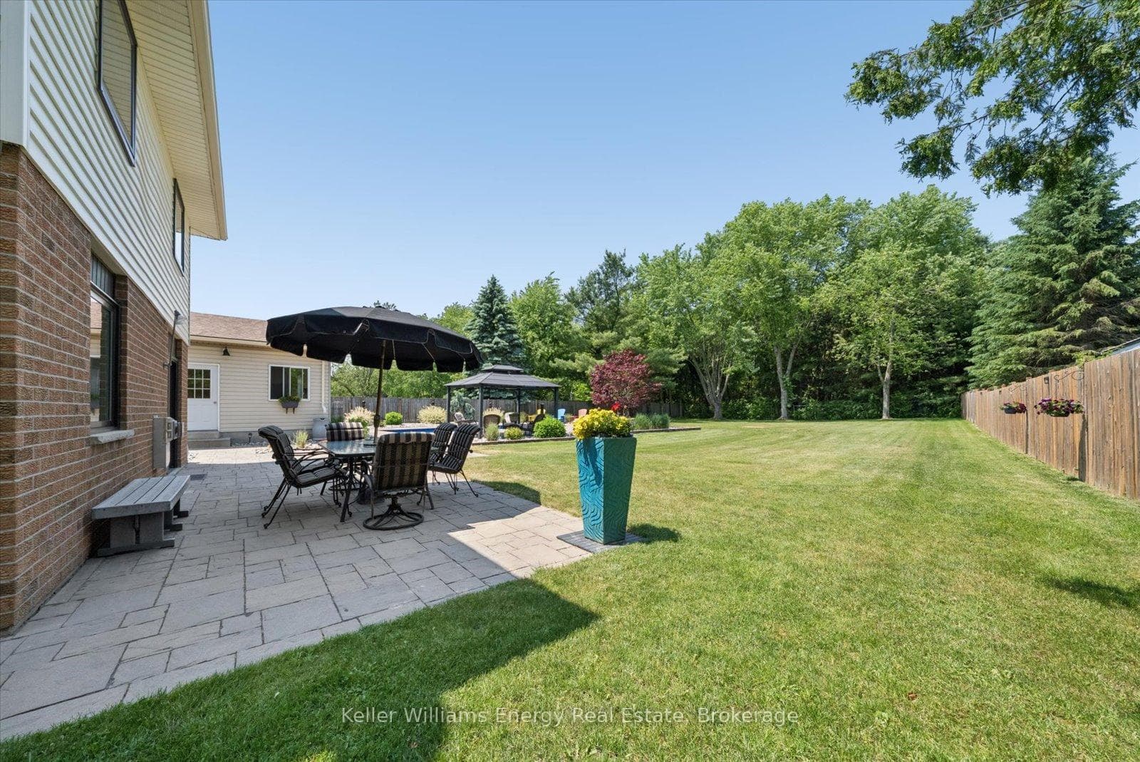 8280 Albert Court photo 36