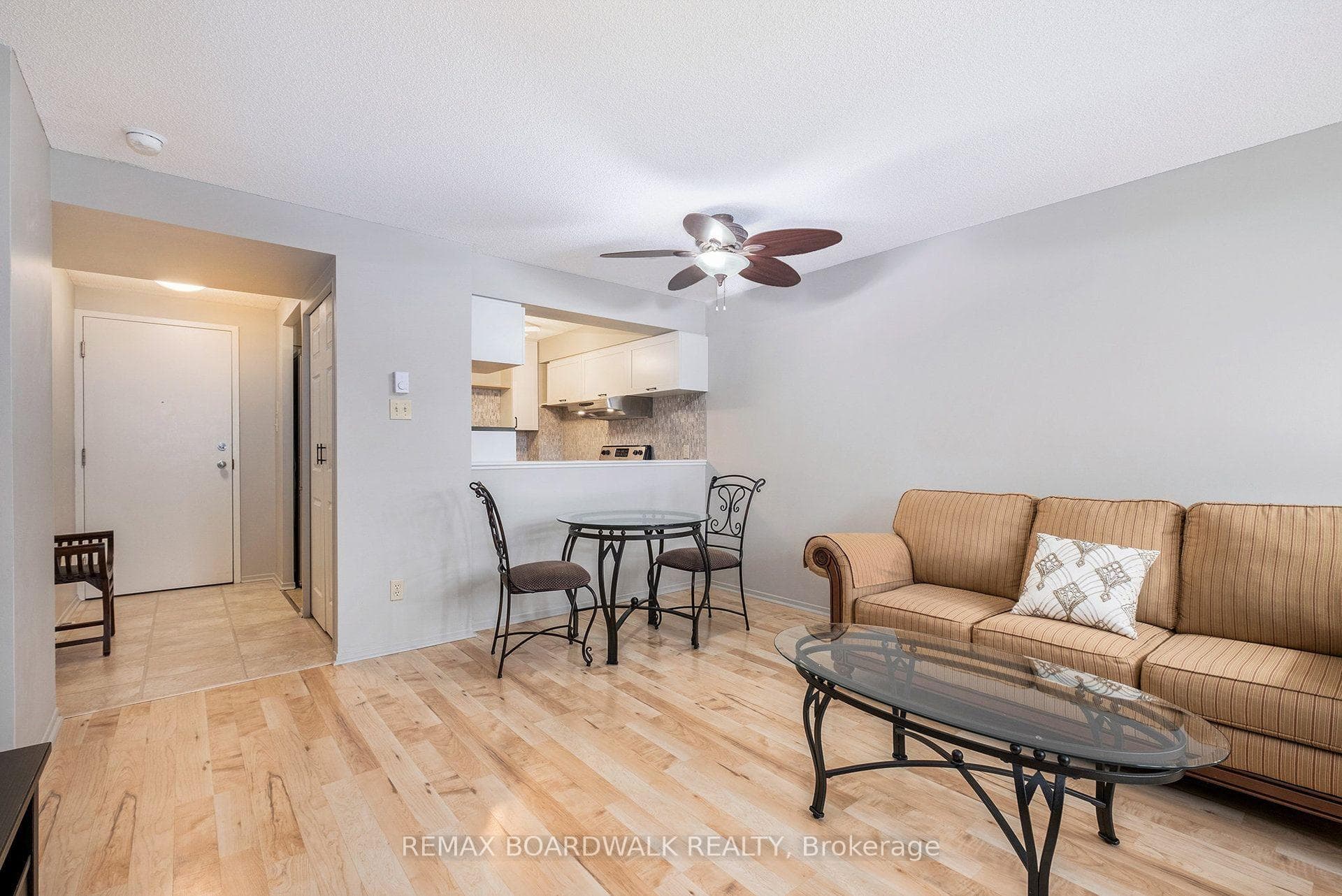 1025 Grenon Avenue Unit 210 photo 6