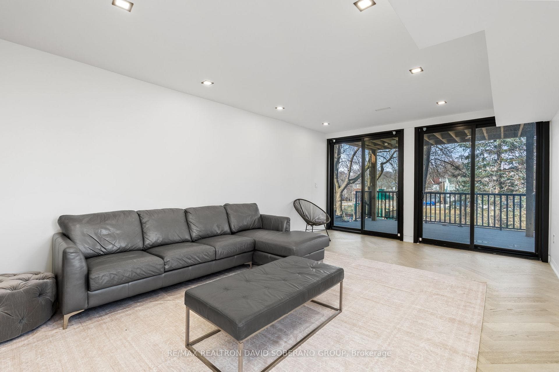 90 East Lynn Avenue photo 38