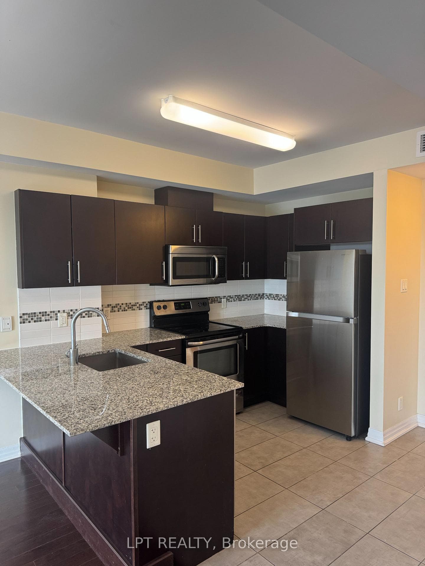 242 Rideau Street Unit 2503 photo 11