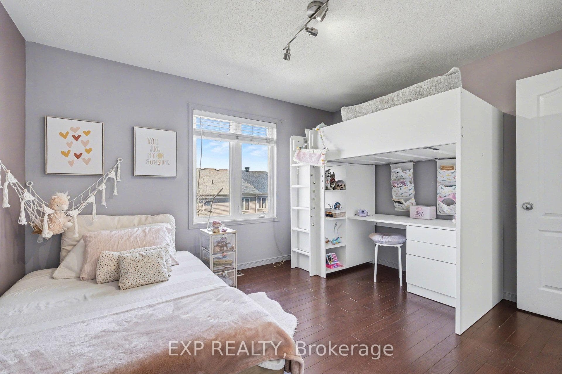 281 Sorento Street photo 18