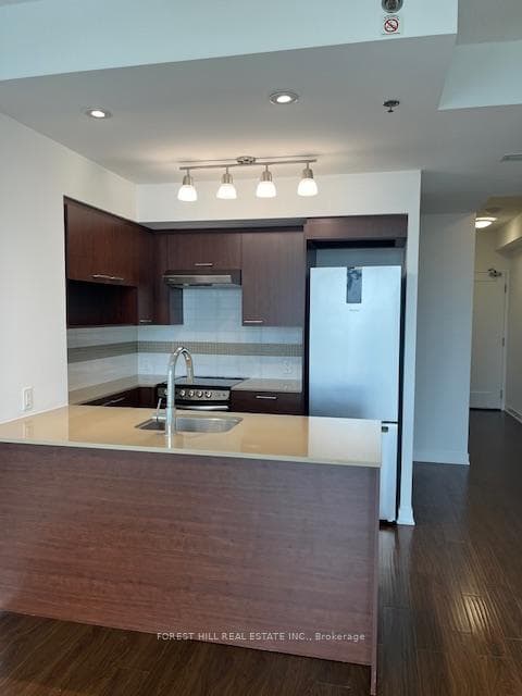 320 Tweedsmuir Avenue Unit 1110 photo 12