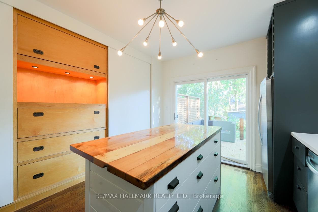 239 Bain Avenue photo 13