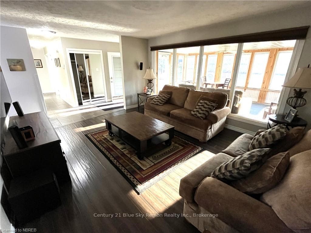 224 LEE Avenue photo 9
