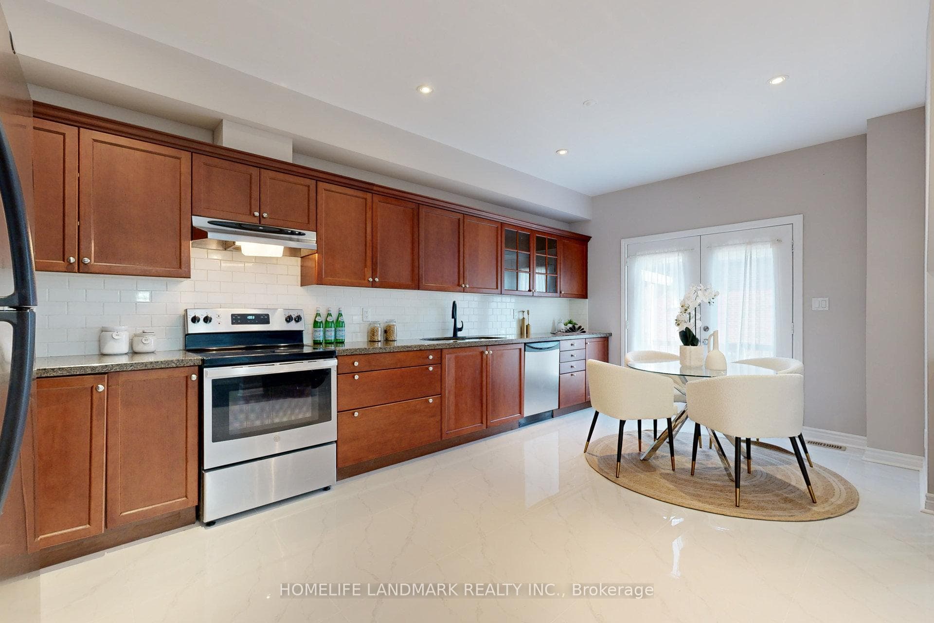 1061 Warby Trail photo 8