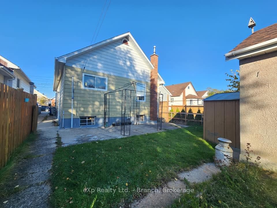 348 Birch Street photo 22