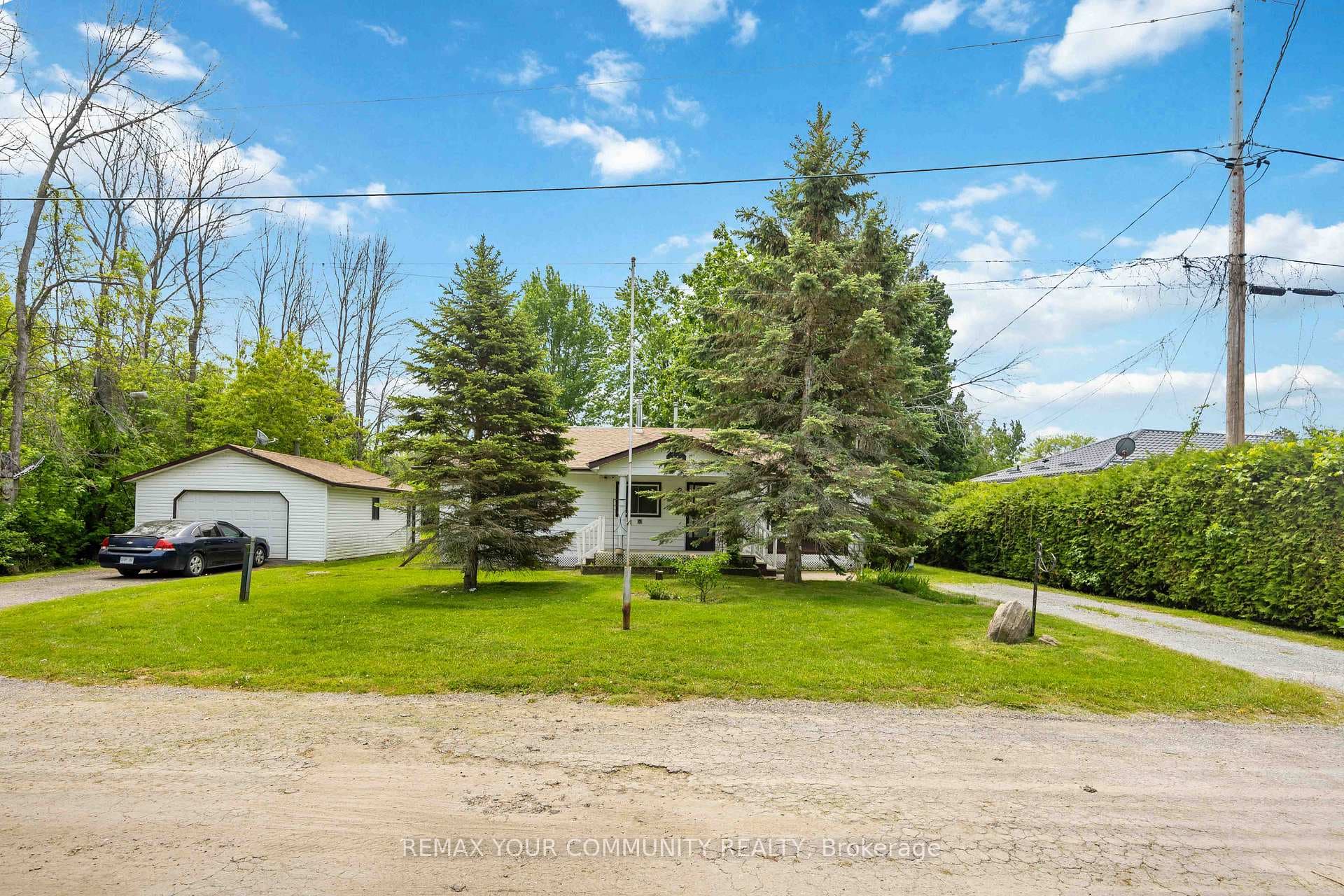 23 LAVIOLETTE Avenue photo 1