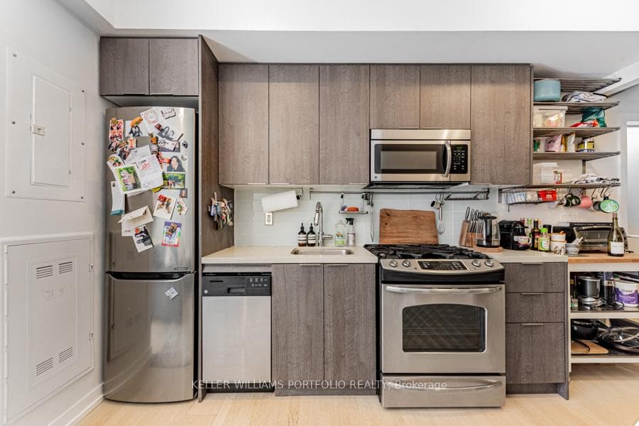 150 Broadview Avenue Unit 20 photo 10