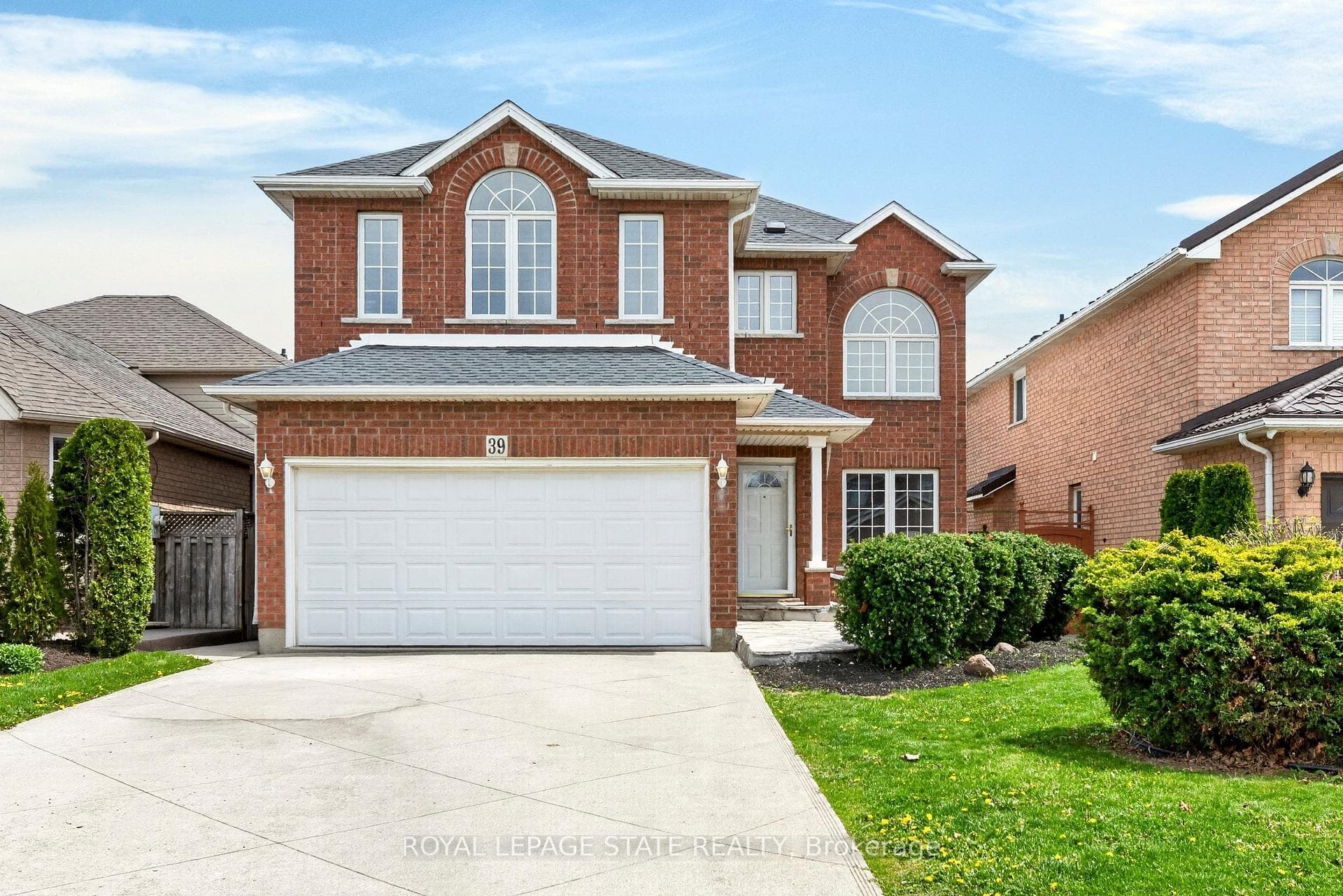 39 Distin Drive photo 1