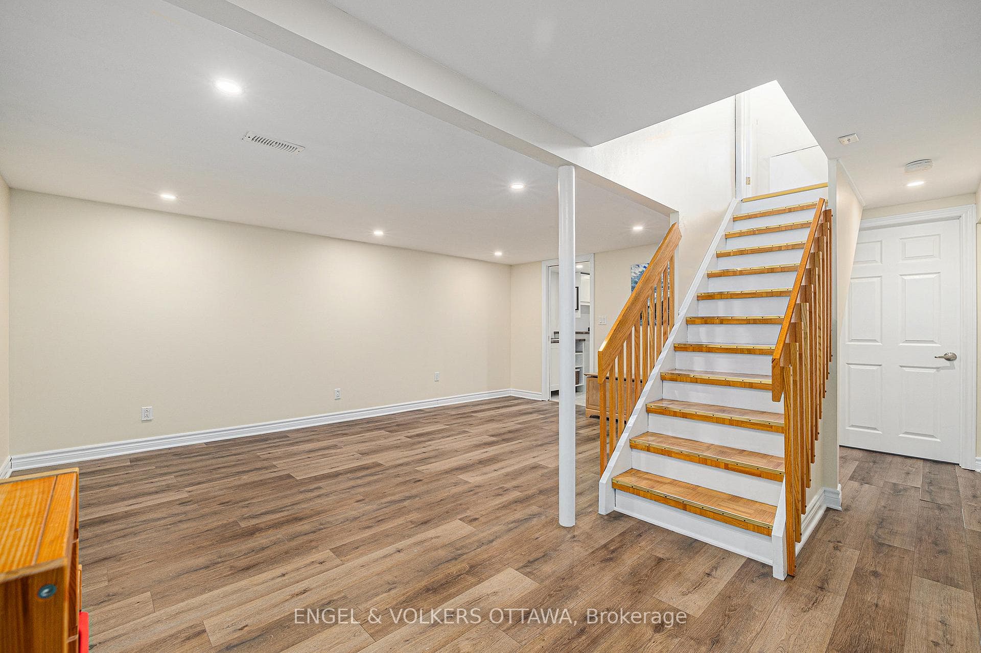 12 Woodburn Drive photo 25
