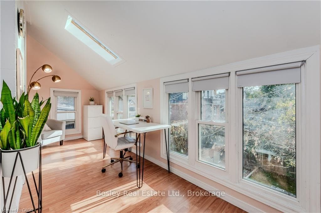 291 Guelph Street photo 24
